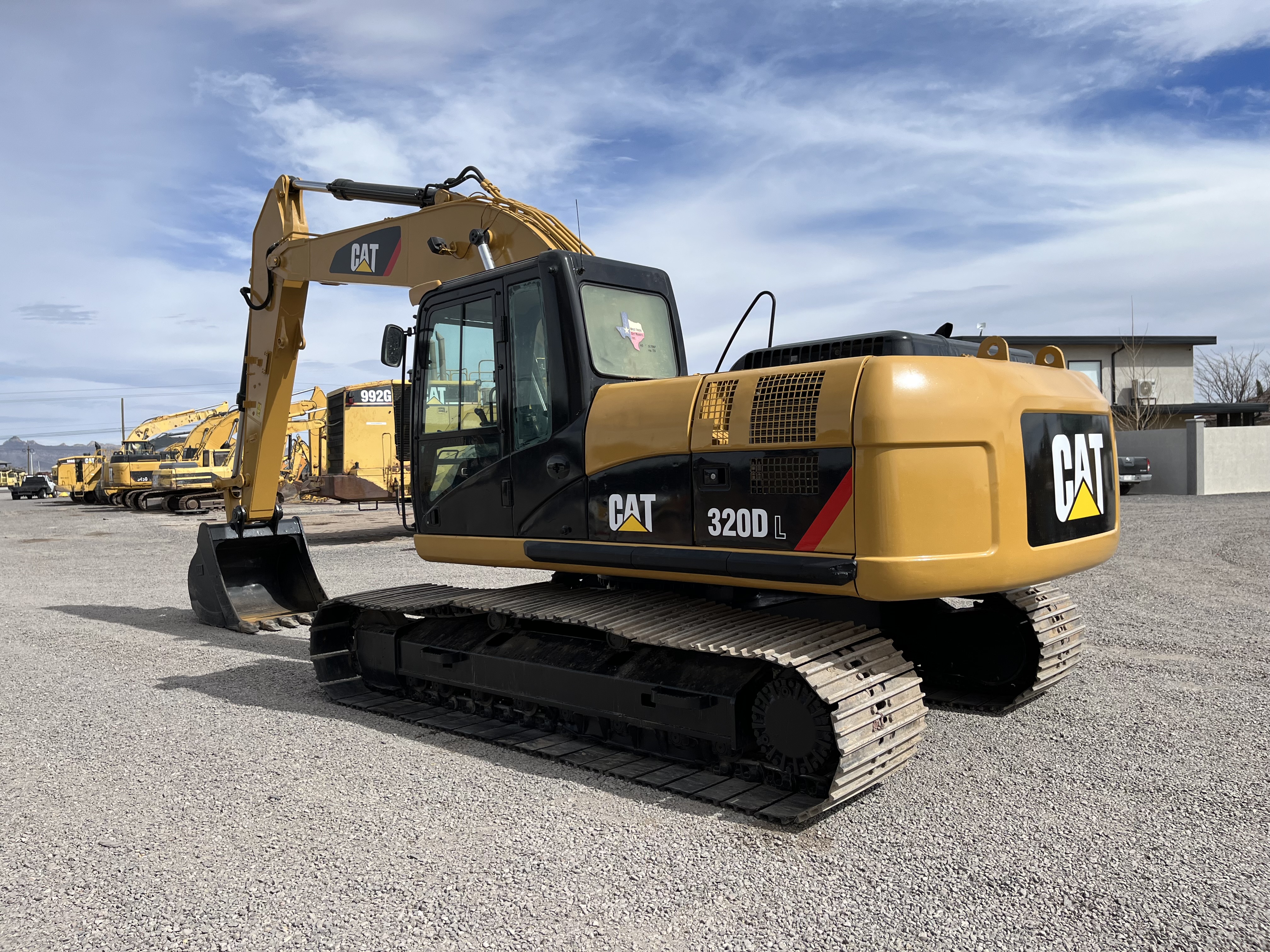 EXCAVADORA CATERPILLAR 320D